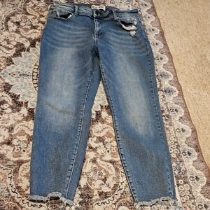 Chic Blue Distressed Cropped Jeans